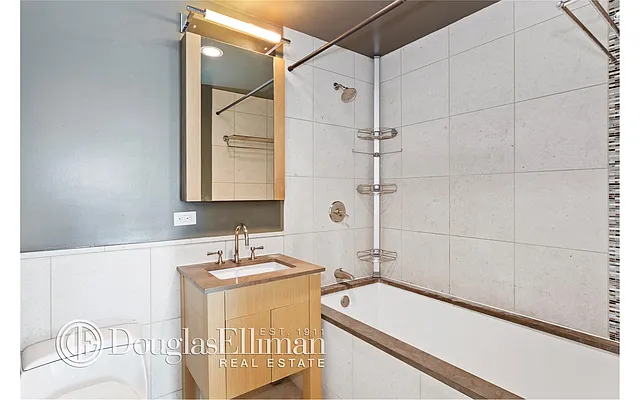 Rented by Douglas Elliman | media 19