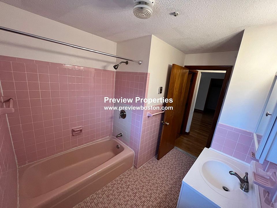 1st image of 150-4 Barham Ave