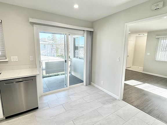 4th image of 1525 Gordon St APT 3