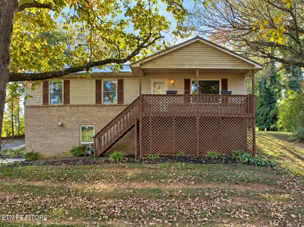 960 Anchor Dr, Lenoir City, TN 37771