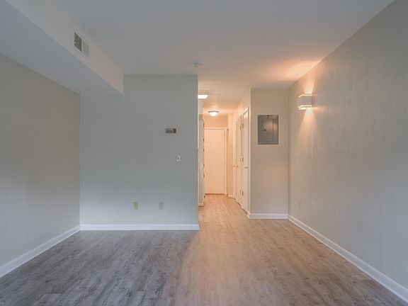 3rd image of 505 Sunridge Dr APT A