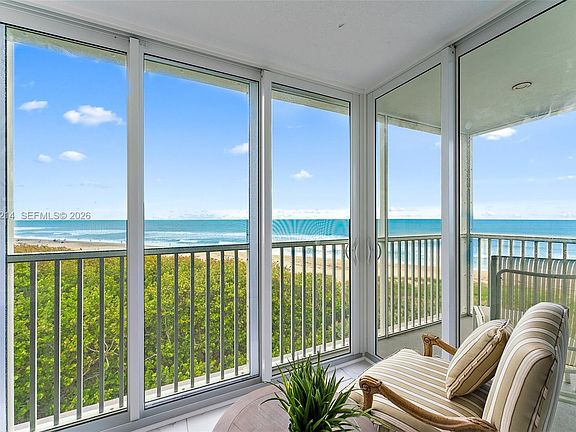 2nd image of 669 NE Plantation Rd APT 406