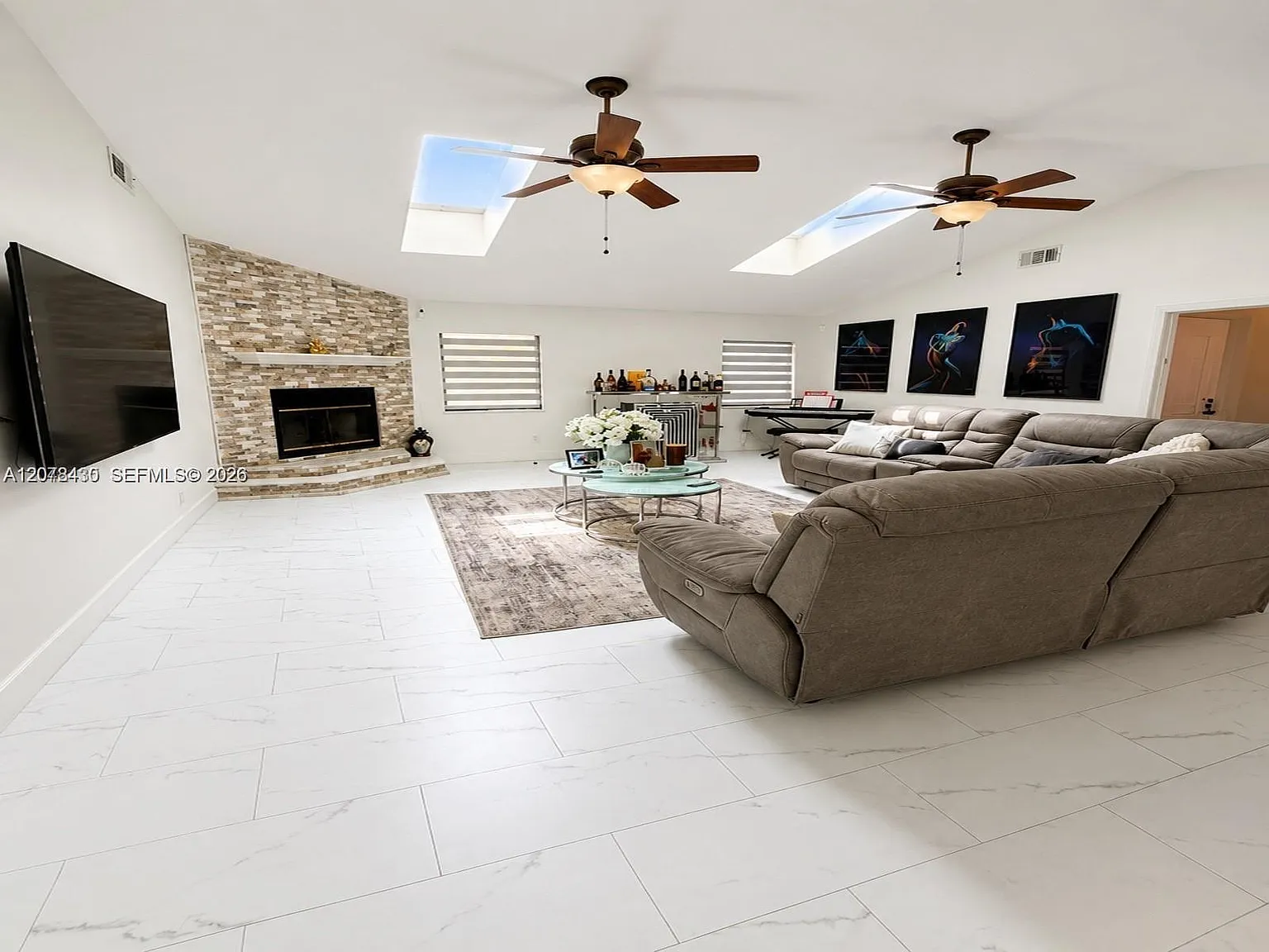 4 bed, 2.5 bath, $3,500 — Photo 4
