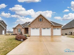 8195 Ash Ridge Ln, Findlay, OH 45840