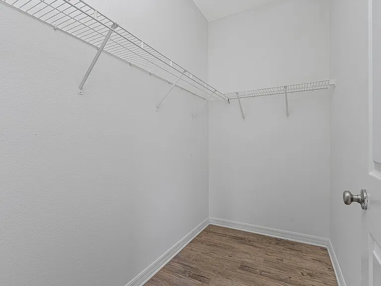 Tampa Commons — Photo 12