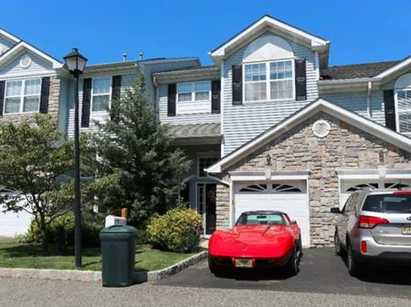 5 Rondell Ln, Laurence Harbor, NJ 08879