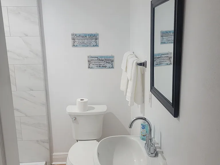 527 S Telemachus St #1A — Photo 4