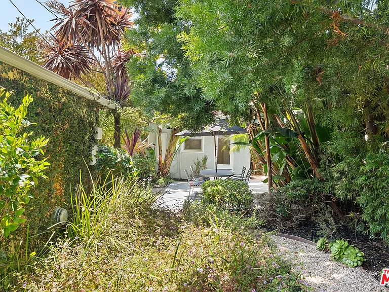 8020 Regis Way — Photo 19