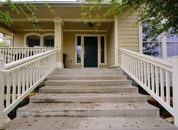 2nd image of 1108 Peyton Pl