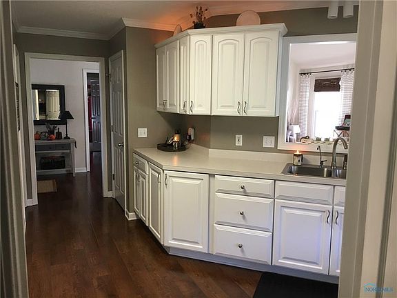 4th image of 2179 Old Trail Dr