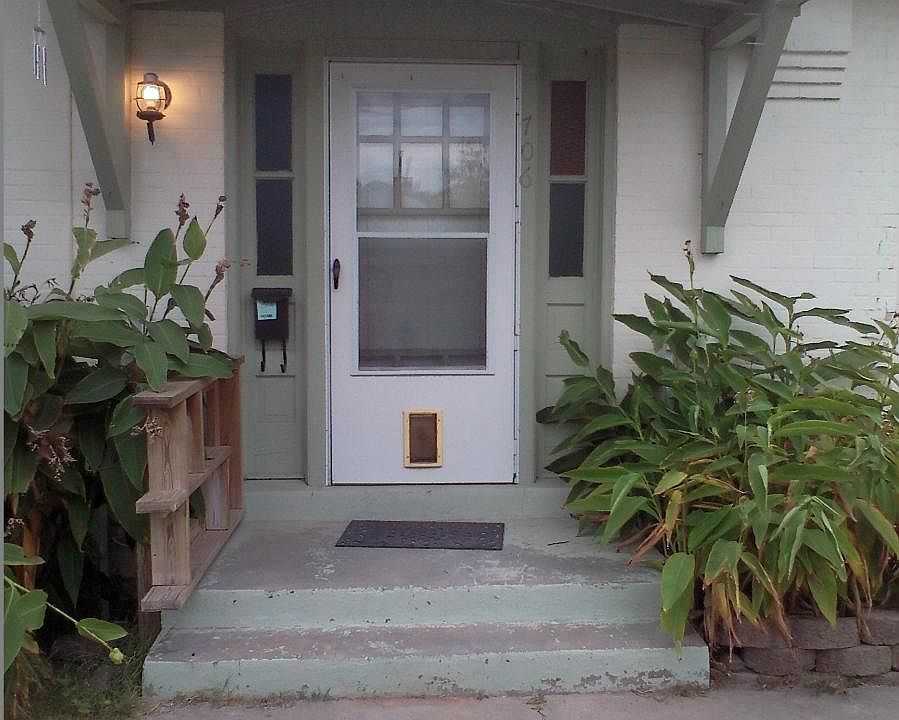 1st image of 706 W Court Ave