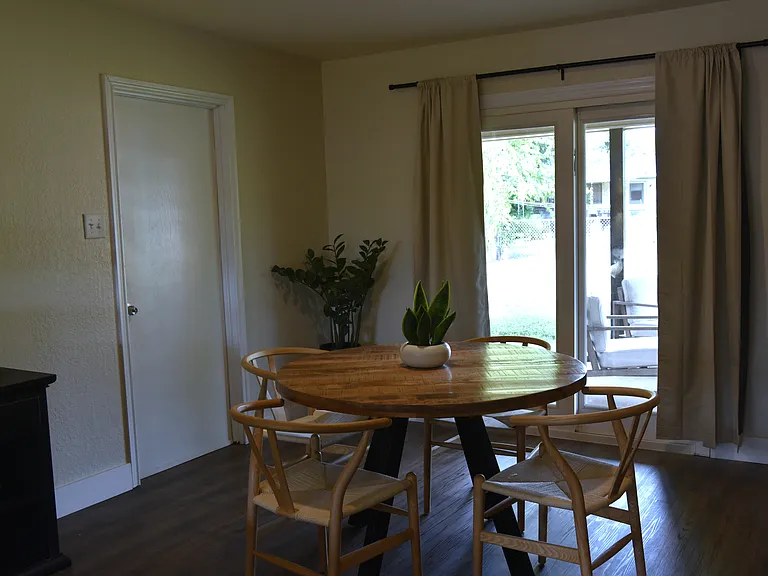 3126 Glenwood Dr — Photo 5