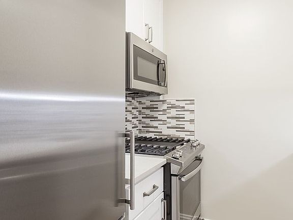 3rd image of 182 E 95th St APT 4F