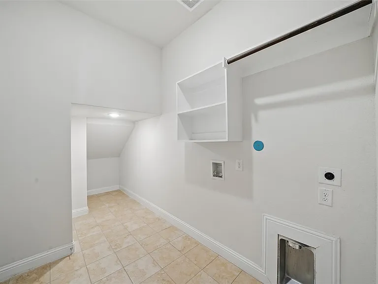 3902 Palmer Meadow Ct — Photo 11