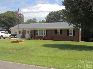 189 Westbrook Dr, Forest City, NC 28043