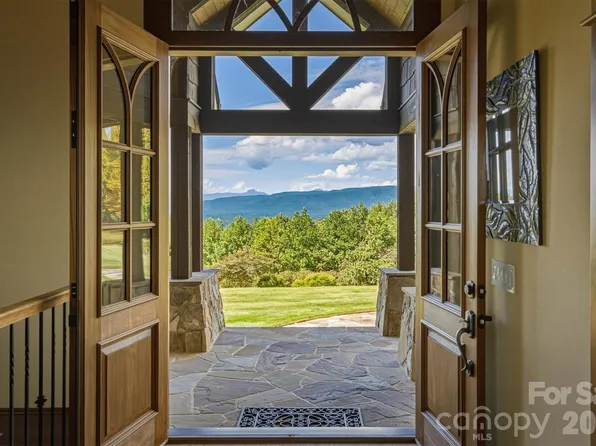 1638 Johns Ridge Pkwy #144, Lenoir, NC 28645