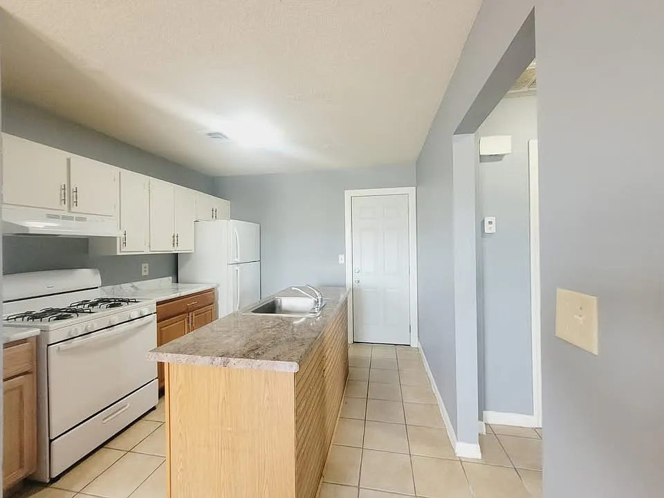 707 St Paul Rd — Photo 3