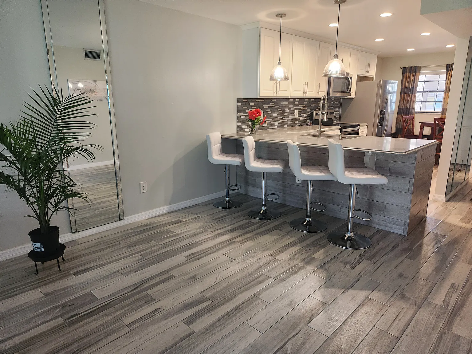 2 bed, 1240 sqft, $2,000 — Photo 4