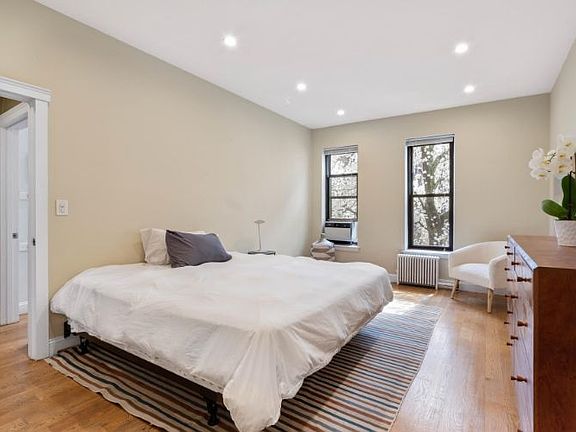 5th image of 510 E 84th St APT 4C