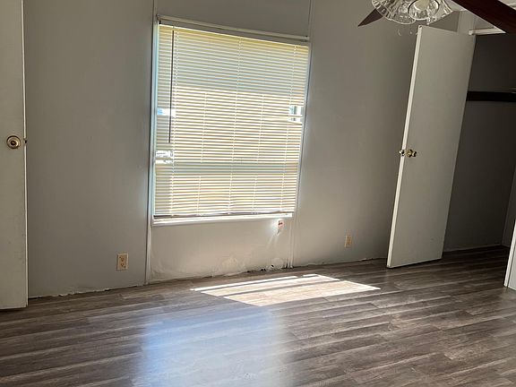 2nd image of 207 Ellsworth Dr