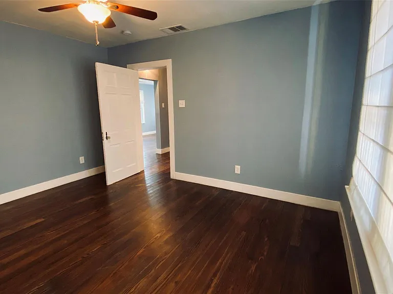 1715 Ramsey Ave — Photo 3