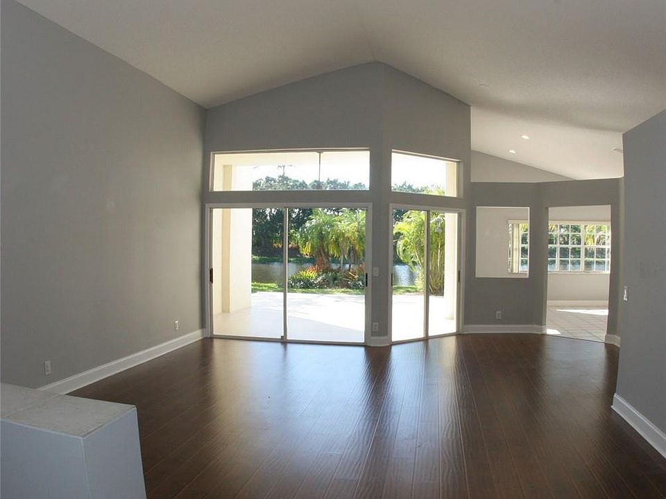 1st image of 808 Savannah Falls Dr