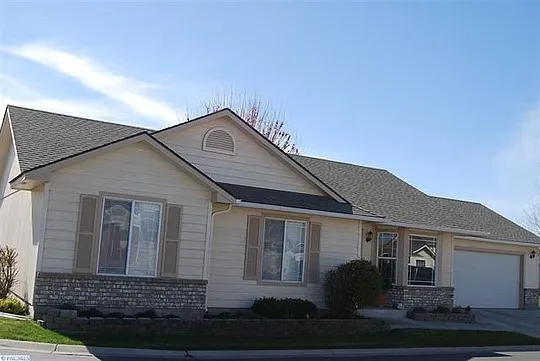 2447 S Arthur Ct photo 1