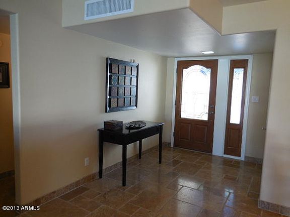 4th image of 240 E Laguna Royale Dr