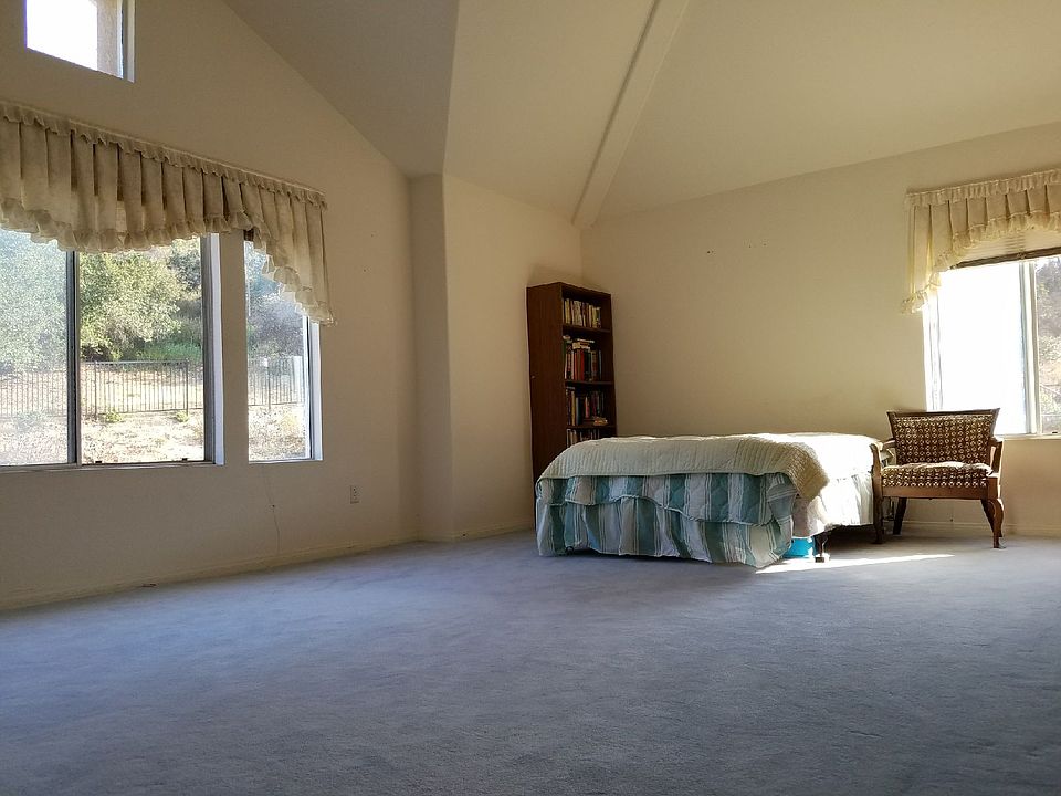 1st image of 315 Regal Oak Ct