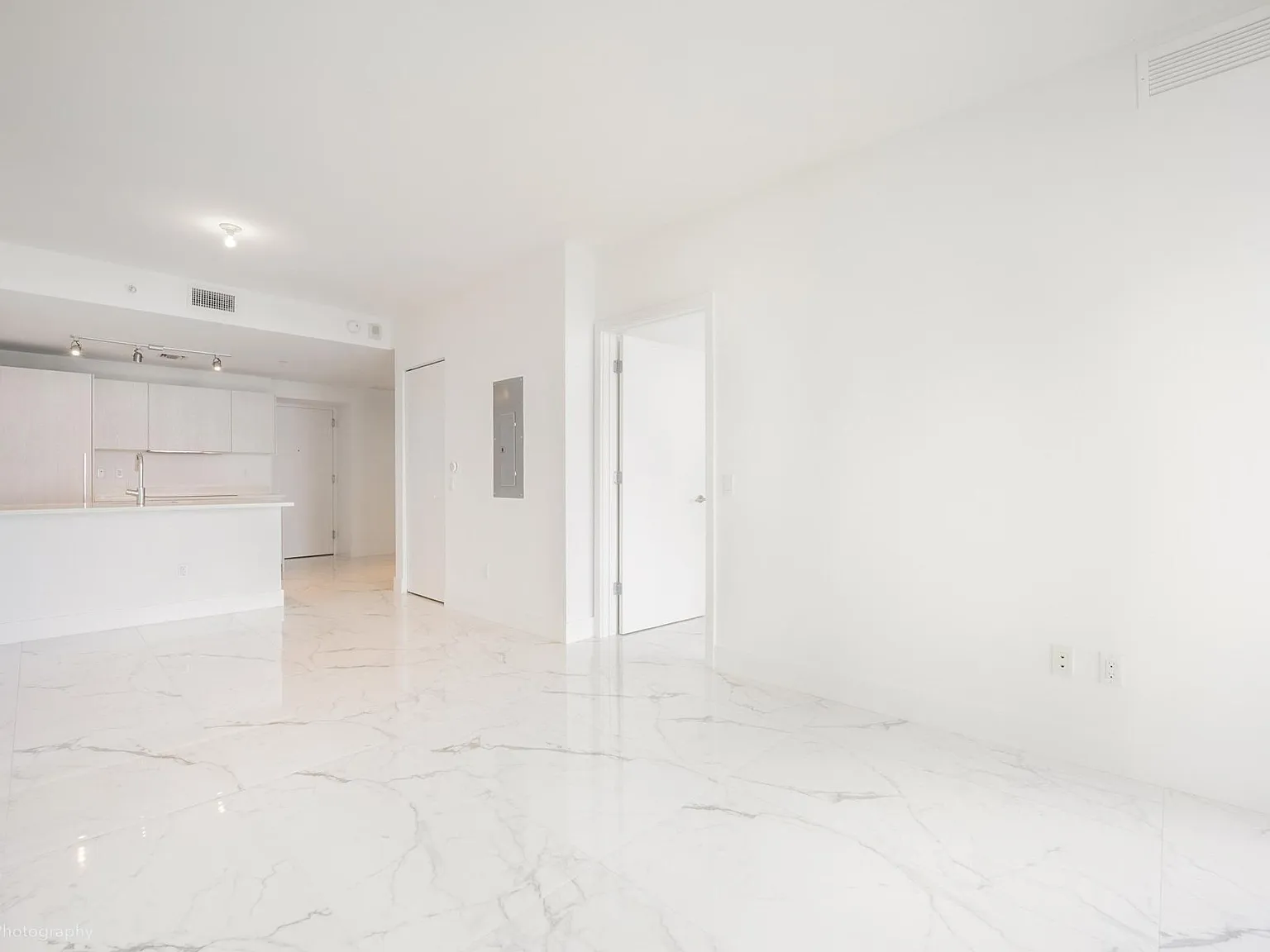 1 bed, 1.5 bath, 610 sqft, $3,200 — Photo 4