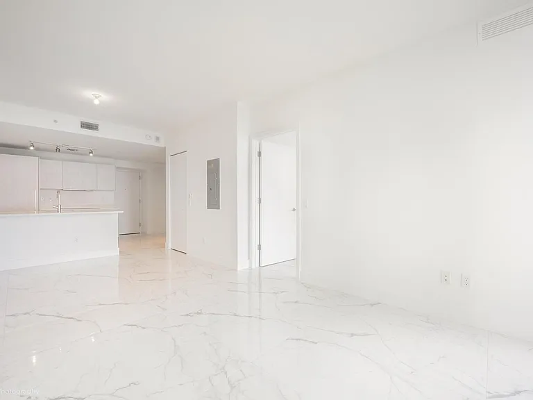 501 NE 31st St #904 — Photo 4