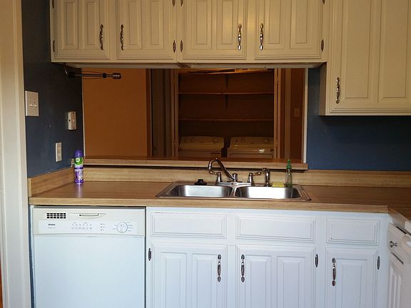4th image of 885 Dublin Dr APT D