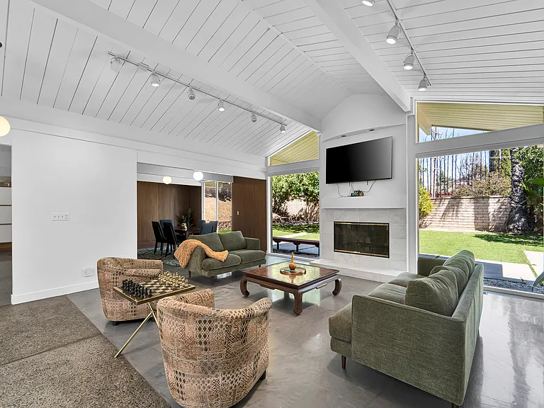 12600 Jimeno Ave — Photo 24
