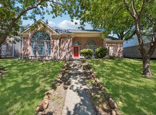 8109 Pickard Dr, Rowlett, TX 75088