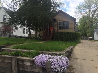 1615 1st St, Peru, IL 61354