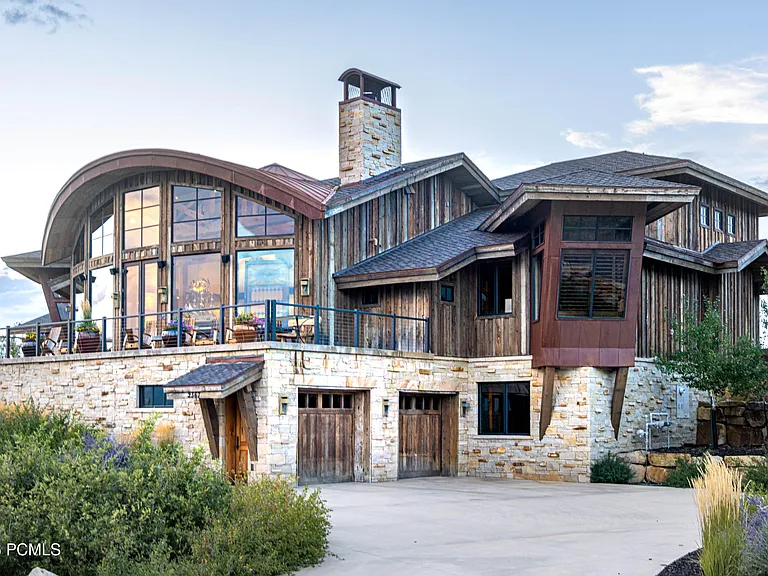 2367 E Canyon Gate Rd — Photo 48