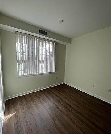 3rd image of 2121 Hokendauqua Ave APT 209