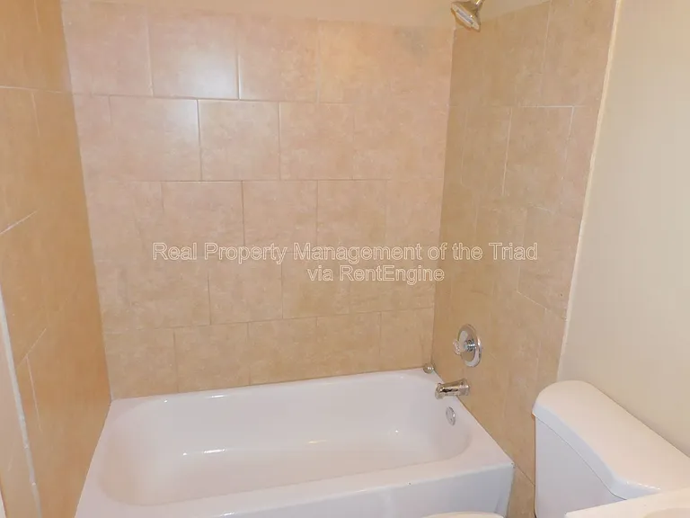4302 Parker St #E — Photo 11