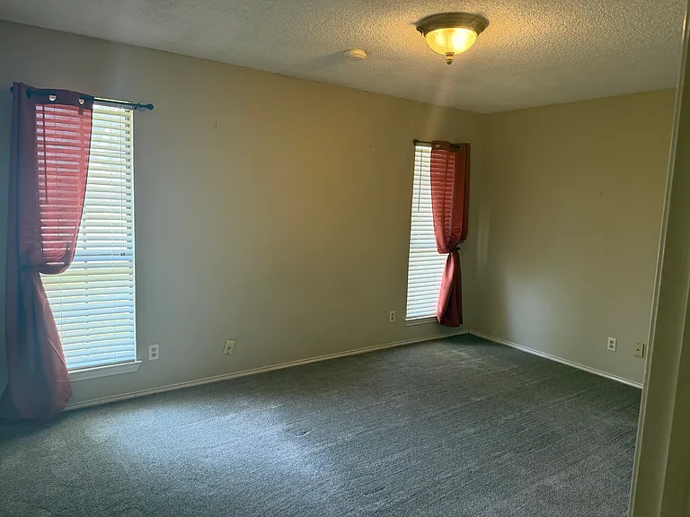 4717 Elma Dr — Photo 11