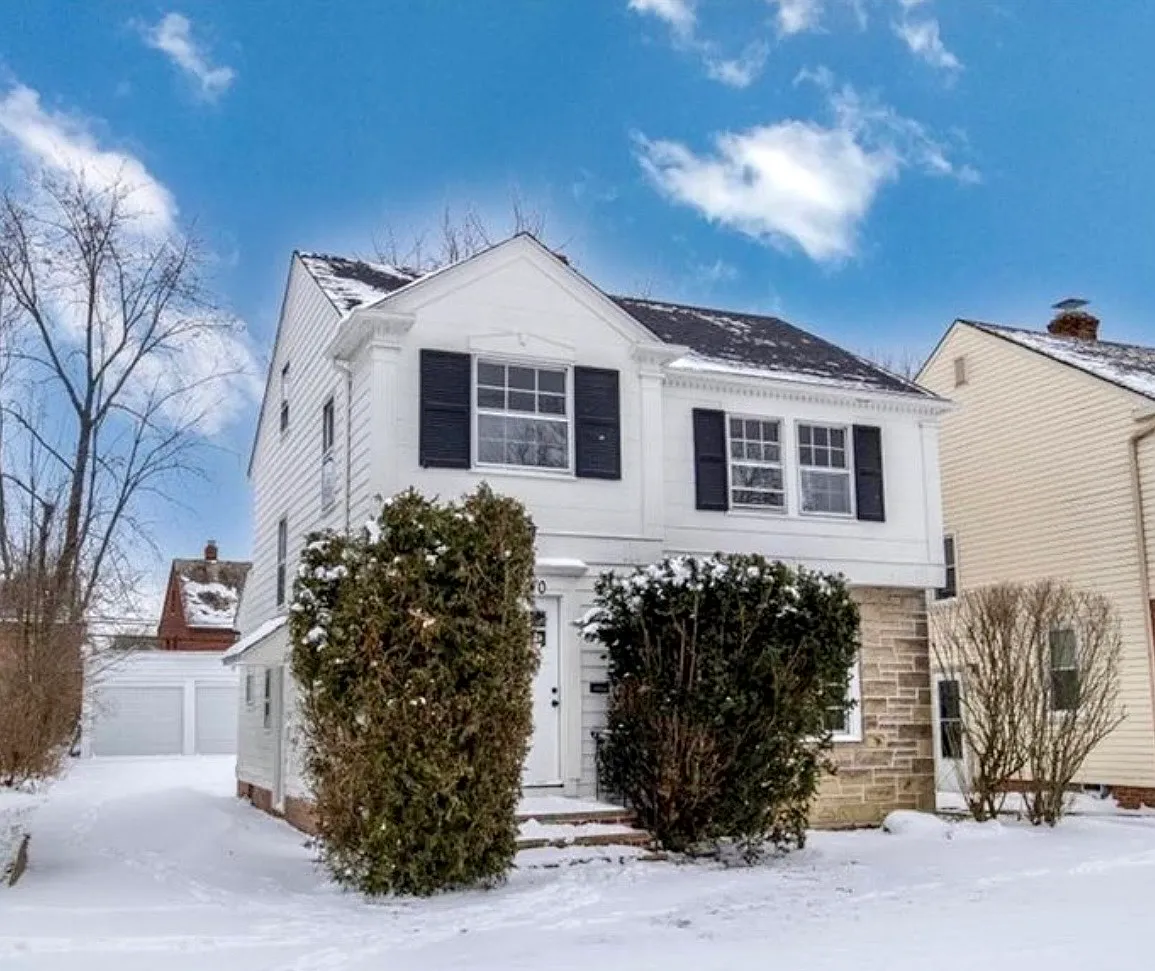 4 bed, 1979 sqft, $2,490 — Photo 3