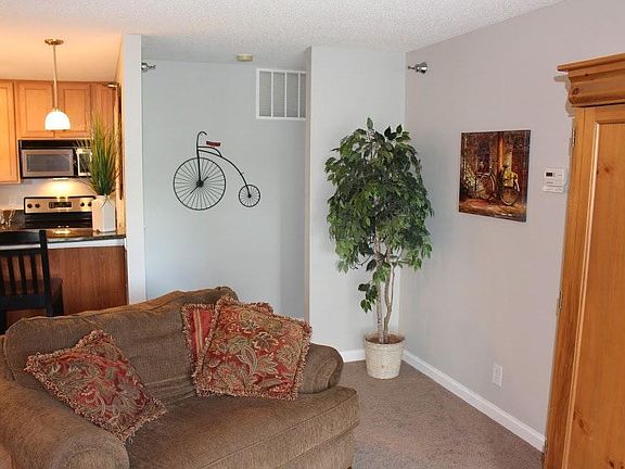 3rd image of 5978 Chasewood Pkwy APT 001