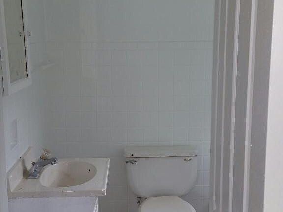 4th image of 3001 Sewell St