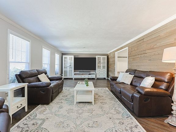 5th image of 430 Mendon Rd