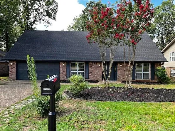 12213 Pleasant Forest Dr, Little Rock, AR 72212