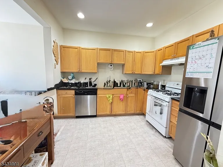 154 Springhill Dr — Photo 6