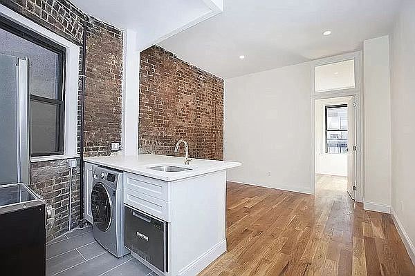 2nd image of 53 Ludlow St #9A