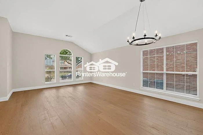 9113 Warren Dr — Photo 7