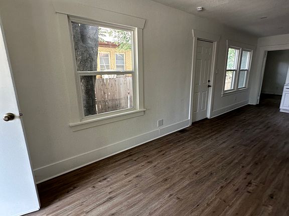 5th image of 1427 E 5th St