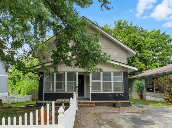 1114 N Liberty St, Independence, MO 64050