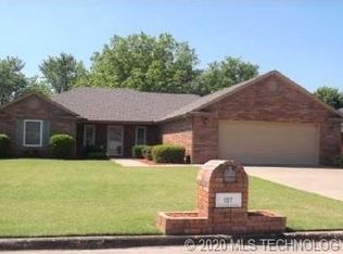 107 Valhalla Dr, Muskogee, OK 74403